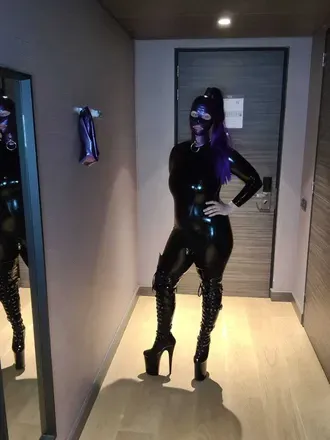 OnlyFans cuenta mistress_rubber_kitten avatar 1