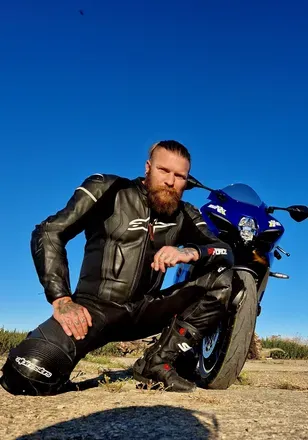 OnlyFans cuenta biker_kink header 2