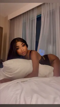 OnlyFans cuenta doitalllolo header 2