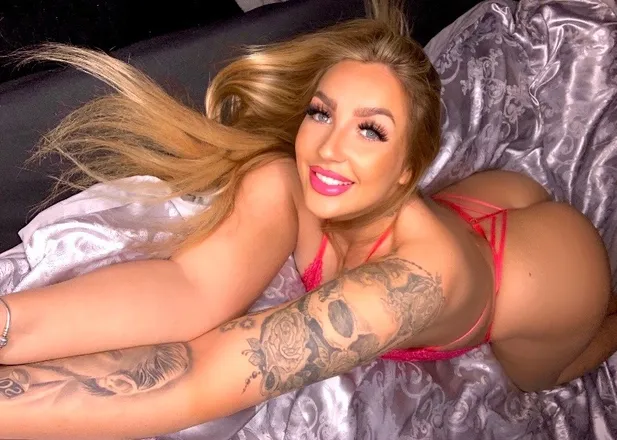 OnlyFans cuenta taschacobain header 2