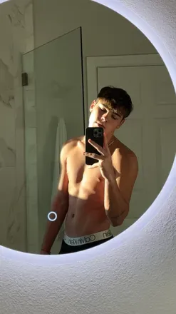 OnlyFans account  opash avatar 1