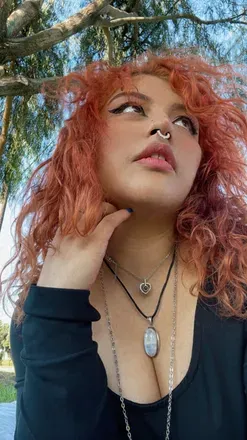 OnlyFans cuenta dippedpeaches avatar 1