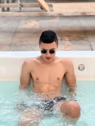 OnlyFans cuenta alejops18 header 2