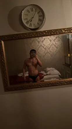 OnlyFans cuenta zuguslondon header 2