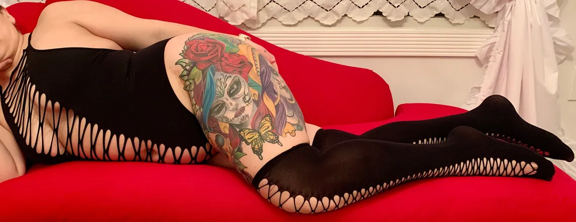 OnlyFans cuenta tattooed_teacher header 2