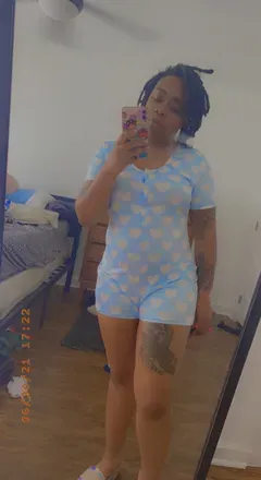 OnlyFans cuenta prettyndteeny avatar 1