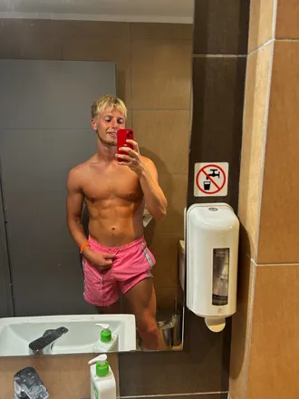 OnlyFans cuenta gregs01_j header 2