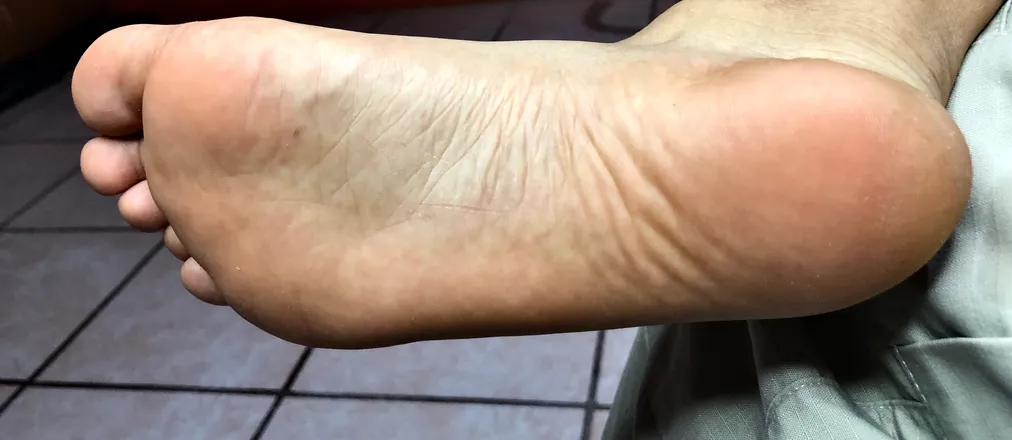 OnlyFans cuenta feet_thin header 2