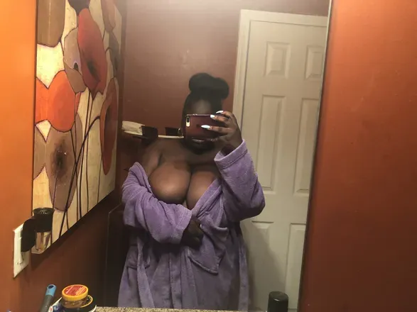 OnlyFans cuenta chocolatethunnnnnn avatar 1