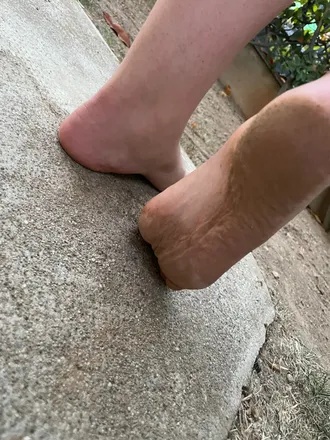 OnlyFans cuenta fit_feet23 header 2