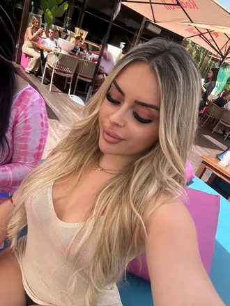 OnlyFans cuenta caroliiinagarciaa header 2
