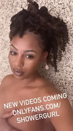 OnlyFans cuenta showergurl header 2