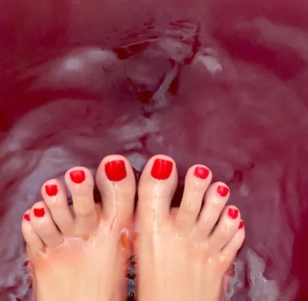 OnlyFans cuenta feetdomjamiee header 2