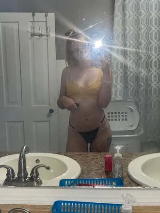 OnlyFans cuenta skylight420 header 2