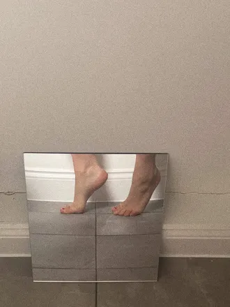 OnlyFans cuenta emsiliciousfeet header 2