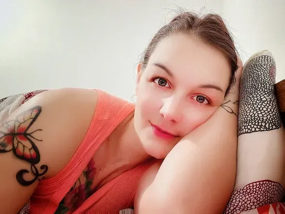 OnlyFans cuenta rainbowvioletpaid header 2