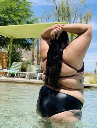 OnlyFans cuenta roses_have_thorns_1988 header 2