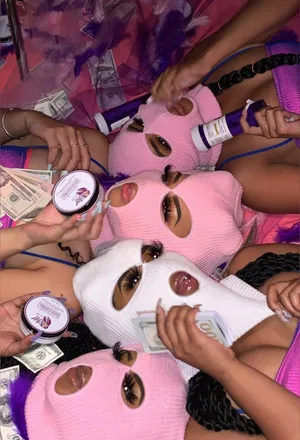 OnlyFans cuenta nicolegomez002 header 2
