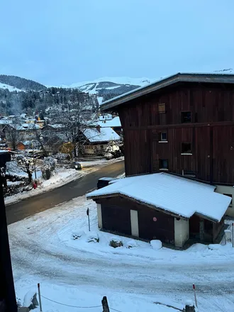 OnlyFans cuenta medhimegeve2002 header 2