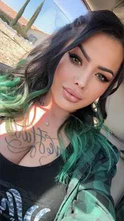 OnlyFans of ashrose0405