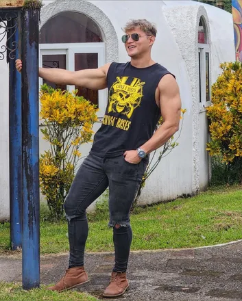OnlyFans cuenta tonimerino header 2