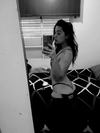 OnlyFans cuenta bella2722 header 2