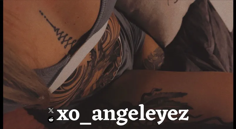 OnlyFans cuenta xo_angeleyez header 2