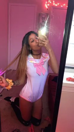 OnlyFans account  babygirl_20 header 2