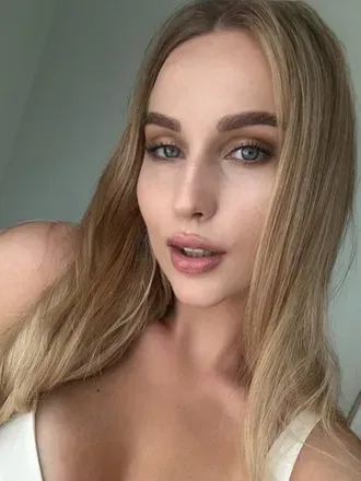 OnlyFans cuenta julia_sweetie avatar 1