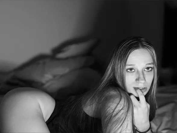 OnlyFans account  harleyyy_babyyy header 2