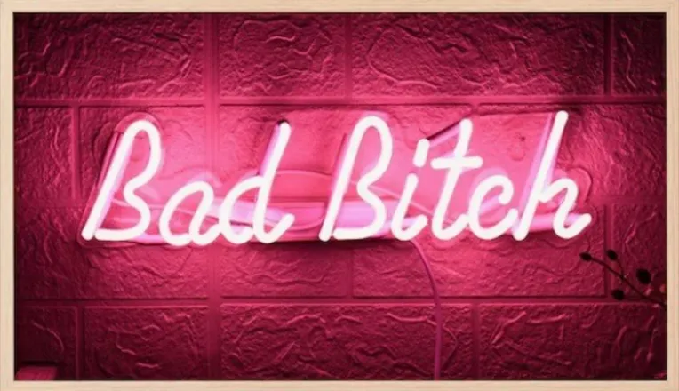 OnlyFans cuenta prettybadbtch header 2