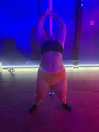 OnlyFans cuenta learntostripwithme avatar 1