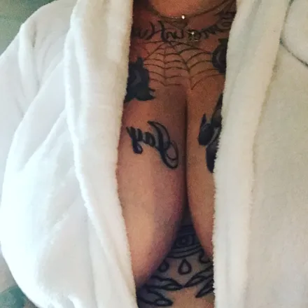 OnlyFans cuenta inkedupnikki header 2