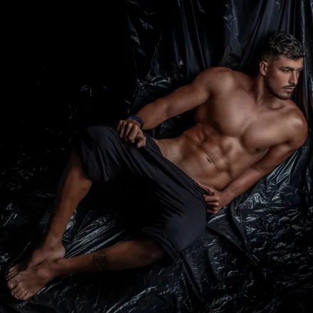 OnlyFans cuenta romenezes header 2