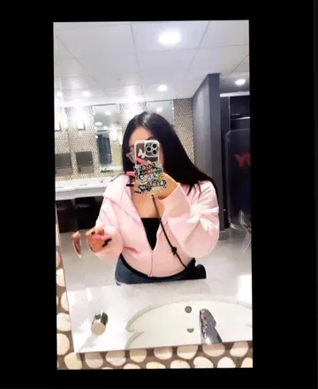 OnlyFans account  tinyyxvo avatar 1