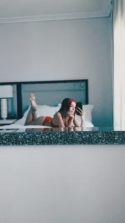 OnlyFans account  ariixoxoxo header 2