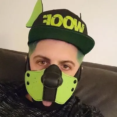 OnlyFans cuenta smokeypup420 header 2