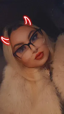 OnlyFans account  alyce89 avatar 1