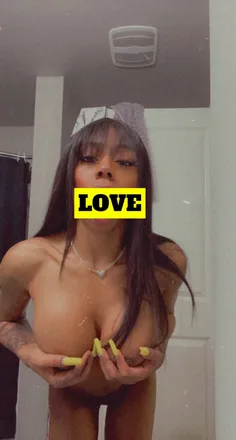 OnlyFans cuenta lovelylovenaughty header 2