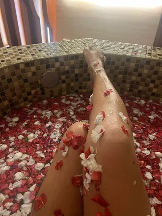 OnlyFans cuenta montrose88 header 2