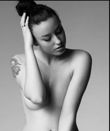 OnlyFans cuenta sheisbadgirl header 2