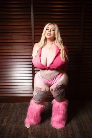 OnlyFans account  marilynmelons avatar 1