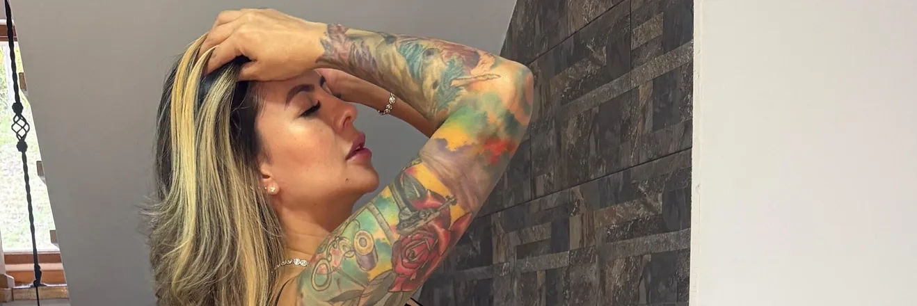 OnlyFans cuenta alannamoore13 header 2