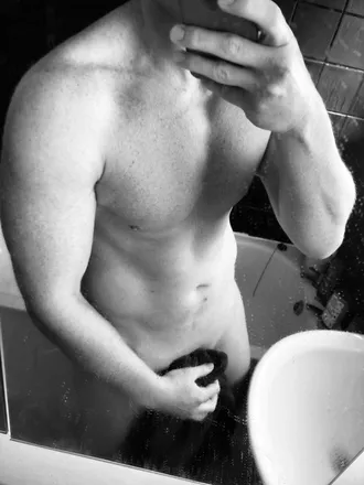 OnlyFans cuenta liam_nicecock header 2