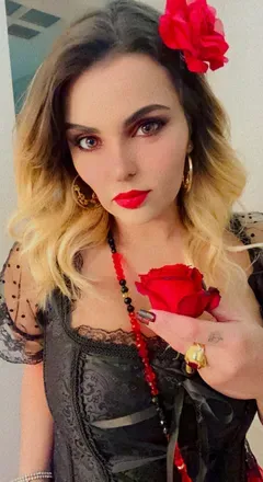 OnlyFans cuenta nkrosavermelha avatar 1