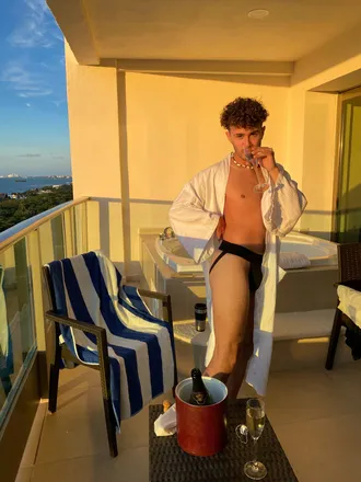 OnlyFans account  noahwilliams4u header 2