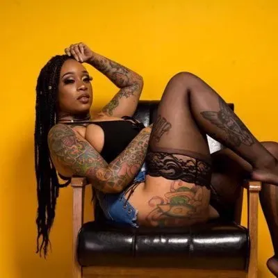 OnlyFans cuenta lifeinplastic1 header 2
