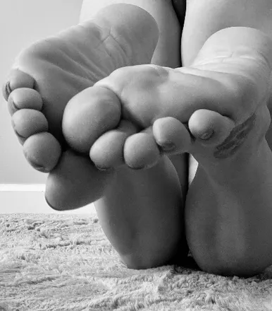 OnlyFans cuenta prettytoesforyou376 header 2