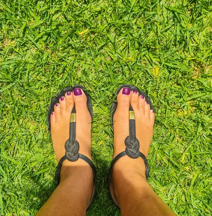 OnlyFans cuenta canarysmallfeet header 2