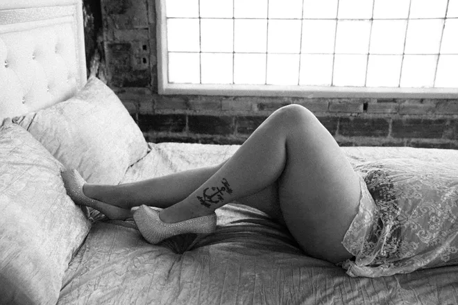 OnlyFans account  grimswife20 header 2
